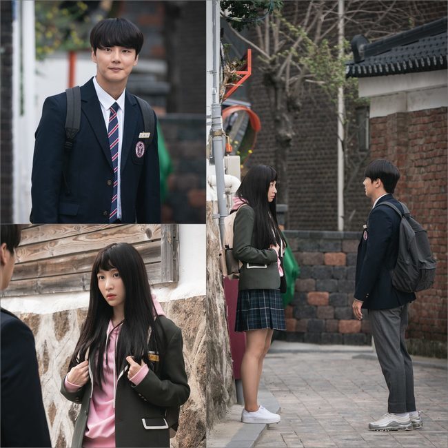 Couple SteelSeries cut has been released to give a glimpse of the past and present changes in the relationship between Yoon Shi-yoon and Ahn Hee-yeon.Wave original drama You Raise Me Up (playplay by Mo Ji-hye, director Kim Jang-han, production studio S, 8 episodes, hereinafter Yumi-up) is a 30-year-old Yoon Shi-yoon who bows his head to First Love LUDA (Ahn Hee-yeon) It is a sexy Balal comedy drama that stands out as the main character of life at the end of the twists and turns.Drama begins with an interesting setting of The Slap in Urology if you do First Love.The SteelSeries cut, released on August 19, contains the past, which was a first love for Yongsik, LUDA, and the present, which was met by patients and physicians.It can be seen at a glance that it is not The Slap that has sometimes come up faintly, or even by chance.In the past, the use of the appeal of the LUDA has disappeared, and he is aware of the surroundings and does not meet his eyes with LUDA in a shrinking posture.Yong-sik, who boasted of his warmth with his dandy uniform fit, has increased pink training pants and three-line slippers.On the other hand, LUDA, which has been hiding its curious face in front of high school student Yongsik, is now leading the conversation by carefully examining the eyes of Yongsik, who seems to have lost all motivation.I feel even more professional in the mature aura.The present story that will cooperate to regain the memories and health of the past that the two share, and the changes that the two will create together, create various imaginations.The wave said that Yongsik and LUDA will open their minds with old stories and the process of getting closer will be a turning point of relationship change. The performance of Yoon Shi-yoon and Ahn Hee-yeon, who naturally led the story to the same chemistry, is also a must-watch point.I hope youll expect it.