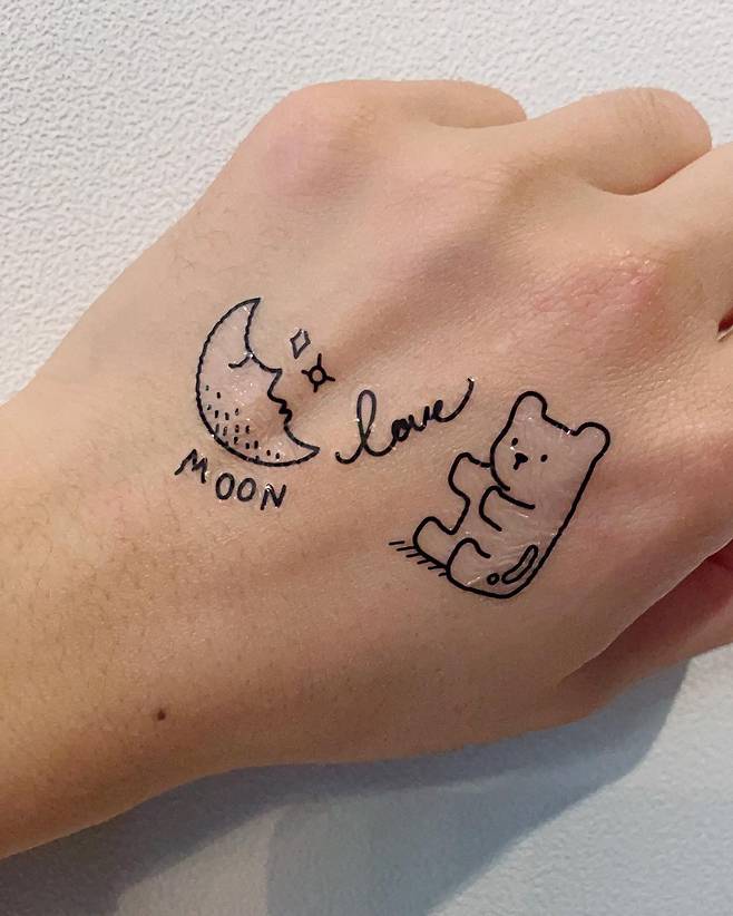 On the afternoon of the 23rd, Moon Geun-young posted a picture on his Instagram with an article entitled I found you.The photo shows the letters moon and love, the back of Moon Geun-youngs hand with a crescent moon and a bear-shaped sticker Tattoo.I say it again, but its erased, he stressed in a hashtag.Actor Han Jeong-soo, who encountered this, commented, Just Tattoo ~ It looks good ~.Moon Geun-young has released a sticker Tattoo on his arm through Instagram Live on the 18th.At the time, he said, Tattoo will never do it. Instead, he shows a sense of sticker and gives fans a laugh.Meanwhile, Moon Geun-young, who was born in 1987 and is 34 years old, is taking a break after appearing in the drama Get the Ghost.Photo: Moon Geun-young Instagram