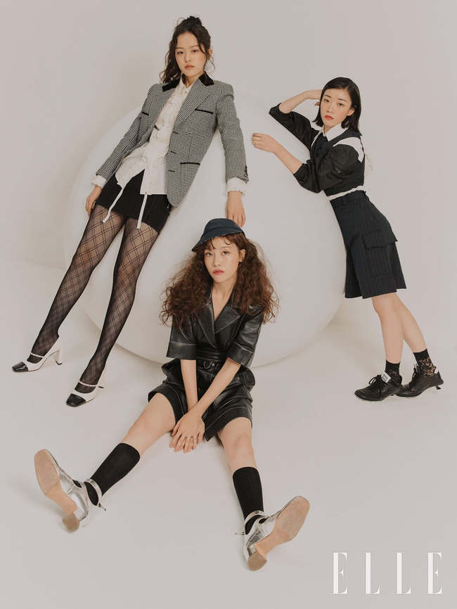 He took a photo shoot with actor The way people, Shim Dal-gi, and Han Holy people fashion magazine Elle, who starred in the movie Do Best Life.This picture focused on capturing the face of three actors, which resembles the eighteen girls who are heading for their Do best in the play.Actors with their own beauty focused their attention on the natural chemistry of Teachy as well as perfecting the costume concept such as Preppy Look.In an interview with the photo shoot, the three actors expressed special expectations and excitement about this work.The way people at the riverside station said, It was a challenge to act a person with a complex emotional line like a river. I was afraid, but I wanted to do it.The audience will be able to compare, sympathize with, and see the images of the girls in their memories. Aram was a character that seemed to overlap with my actual appearance as I did the Acting.I wanted to show Acting that I did not feel sorry for Aram. Han Sung-min of Soyoung Station also said, It was a work that left a lot of aftereffects after the last shooting.I was able to do well because of the two actors who became psychological landlords. 