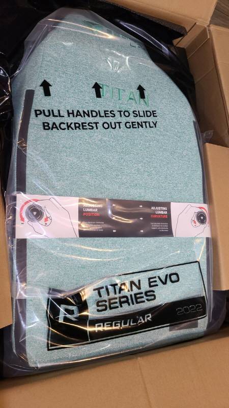 박스 개봉부터 압도하는 민초의 색