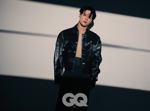 Singer and musical actor Kim Jun-soo captivated fanship with past-class pictorials.On the 26th, a picture of the September issue of the fashion magazine GQ, which Junsu appeared, was released.Kim Junsu, in the picture, wore a white shirt and emanated a boyish beauty in a white studio, unbuttoned several shirts, and his hair was naturally disheveled, adding to his free-spirited charm.In addition, while the picture was full of refreshing energy, he was excited by his warm visuals.In the photo, Kim showed off his chic charm in a black leather Jacket, expressing charisma in a bold style with a Jacket on his bare body.A slightly blinding hairstyle and sensual lighting layout added a languid atmosphere.In the picture wearing a velvet Jacket in wine color, Kim Junsu poses with intense eyes and gives a charm of reversal.In an interview after shooting the picture, Junsu commented on Arthur in the musical Xcalibur and said, I had a Destiny to be a king by picking Xcalibur, but it is rather ordinary.He grew up without knowing his lineage, and his mediocrity makes him stronger, and he is getting stronger to protect his precious people and everyday life. There is an ambassador in the play, Can ordinary people do it?It shows that you can get bigger results if you overcome the mission given well because it is normal. Kim also mentioned the difference between the premiere of Xcalibur in 2019 and the reenactment this year.I added or removed some scenes so that the narrative of the characters could be revealed well, he said. In Arthurs case, he focused on his suffering with Destiny to emphasize that he was a boy chosen by God.Thanks to this, Arthurs words have become clear. Meanwhile, Xcalibur, which is the best Korean actors such as Kai, Bitobi Seo Eun Kwang and Seventeen Dogum, including Kim Junsu, will be performed at Blue Square Shinhan Card Hall until November 7th.