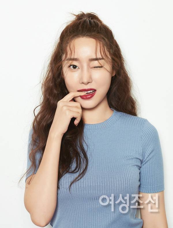 Actor Go Woo-ri reveals recent statusOn September 27, Go Woo-ris Chosun Broadcasting Company September issue picture was released.Go Woo-ri in the picture showed styling with plenty of autumn mood.Especially simple and basic items, Go Woo-ris beautiful look shined.In an interview with the photo shoot, he mentioned the drama mentalist currently being filmed.It is a setting that deals with special crime cases, so there are many difficult ambassadors and there are many cases where you have to refrain from the high or low level of emotion, he said.The tone of the smoke has been corrected a lot and there is a new perspective to look at the role. Mentalist is a mega-hit crime rhetoric that aired on CBS in the United States and is being remade in Korea and is being pre-produced.On the other hand, Go Woo-ris picture can be found in the September issue of Chosun Broadcasting Company.
