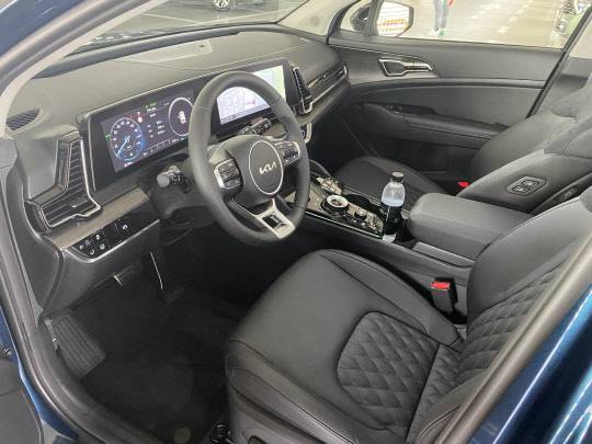 기아 신형 스포티지 1열. <이상현 기자>