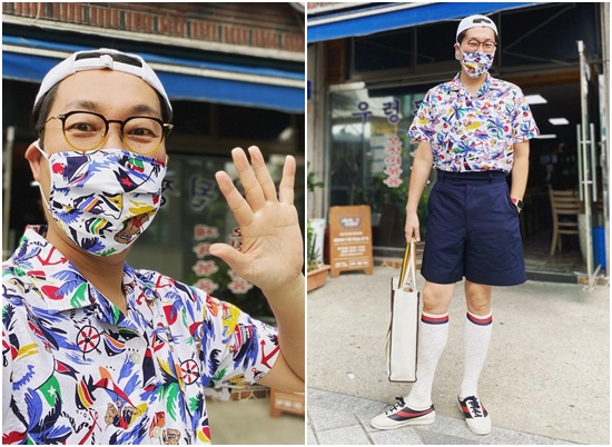 Kim Young-chul wrote on his Instagram on the 30th, Everyone has a set of Mask and a shirt, right? Wear a set now.It is the last time before summer, he posted a picture with the article.In the photo, Kim Young-chul was wearing a set of masks and shirts with the same pattern and greeting fans.In particular, Kim Young-chul is captivating his eyes by digesting his own styling with his own charm.Meanwhile, Kim Young-chul is conducting SBS PowerFM Kim Young-chuls PowerFM every day from 7 am.Photo: Kim Young-chul Instagram