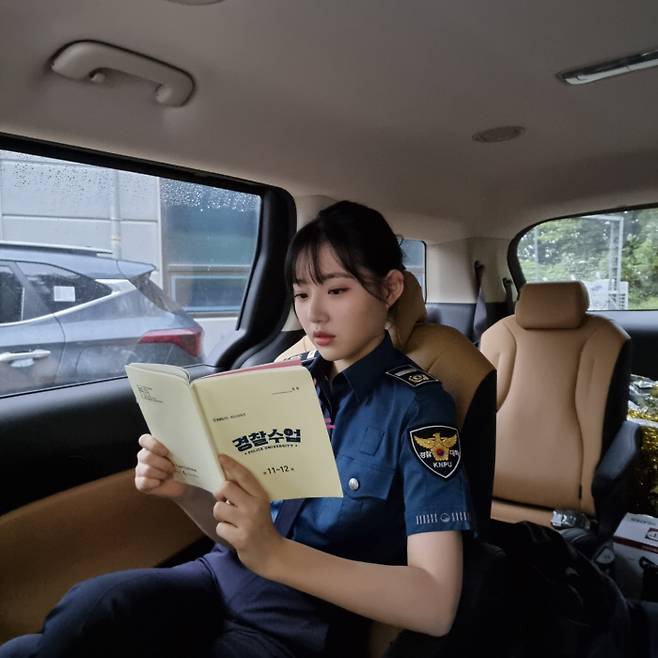 The new Min Chae-eun released the shooting routine and encouraged the Should catch the premiere.On the 31st, Min Chae-euns agency, Never Die Entertainment, unveiled Min Chae-euns daily life preparing to shoot KBS2 police class which will be broadcast on the 31st.Min Chae-eun has been certified as a practice worm by revealing the script English Training: Have Fun Improving Your Ski in the public photo.Ahead of filming, Moving shows a passion not to let the script go out of hand even in the car.In the other photo, Min Chae-eun caught Eye-catching wearing a police uniform and showing off a freshman freshmans freshman visual.It is showing off its fruity beauty as if it is completely immersed in the station of Anhaeju. The refreshing atmosphere of the air is exploding, and the charm of fresh human peach attracts Eye-catching.It is a good thing to look at the camera and smile brightly. It is the back door that plays a bright energy role among the performers on the set.Min Chae-eun is showing a cute and simple character of charm as a freshman in the first grade of a police college at KBS2 Police School.KBS2 drama Police Class, starring Min Chae-eun, is a story on the campus, and will be broadcast 8 times on KBS2 at 9:30 pm on the 31st.