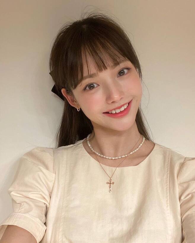 Actor Ha Yeon-soo flaunted her Gifted accessoriesOn September 1, Ha Yeon-soo wrote on his personal Instagram account: The earring necklace given by my dear friend, the pearl necklace that I made on the spot, is the point.I still do not have earrings, he posted a photo.Ha Yeon-soo in the photo is dressed in pearl necklaces and earrings that he received a gift.Ha Yeon-soo, who was born in 1990 and is 32 years old this year, admired her as a beautiful look for a reliable time even if she was a teenager.Recently, he has been active in various fields such as appearing in MBC entertainment Radio Star and singer Kim Bumsoo I will be on your side music video.
