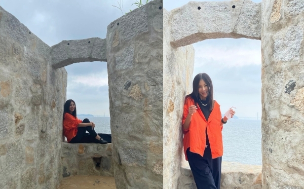 Actor Hwang Shin-hye has revealed his pictorial routine.Hwang Shin-hye posted several photos on his personal Instagram on the 2nd, along with an article entitled Where I thought of Budapest # Geoje Island # Mammy.In the open photo, Hwang Shin-hye is taking various postures in the background of tourist attractions during the trip to Geoje Island.Hwang Shin-hye gave the all-black outfit a point with an intense red shirt and added luxury to her luxury brand shoes.Fans who have seen Hwang Shin-hye, who shows off her sophisticated fashion sense at the age of 59, are responding to Red Shirt is so beautiful and It is always cool.On the other hand, Hwang Shin-hye has been loved by KBS weekend drama Oh! Samgwang Villa! which ended in March, and now communicates with fans through personal SNS.Hwang Shin-hye SNS