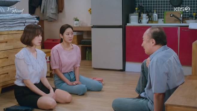 Hong Eun Hee, Jeon Hye-bin, and Go Won-hee were astonished by the secret of hidden births; none of these sisters had the blood of Yoon Joo-sang.On KBS 2TVs OK Photo Sister, which aired on the 5th, secrets of births of Gwangnam (Hong Eun Hee), Jeon Hye-bin, and Gwangtae (Kwon Won-hee) were drawn.Gwangnam, who was tired of the marriage that had passed the line of Plenteous (Lee Sang-sook), had done a full-fledged job after the drunkenness.You were very determined, you were deliberately beaten up? The heartbreaking, yet hungover, made a sea soup for Gwangnam, who was moved by Plenteous and wept.Plenteous stroked that Gwangnam and said, Ive been thinking all night, listening to your drinking, and I used to hear that I was good, but now Im getting old and getting smaller.I dont think this is the case, but I think its a bit of a past.Its not easy to raise a child like my own, a child of another person who my husband brought in with a wind smoke. Thank you, puppies mother, he added affectionately.Gwangnam responded with a thrill, saying, Do you understand that puddle mother?Plenteous also said, I have come to my heart to ask you to understand me as a woman. I do not know why you want to be born a woman and raise your baby.I can understand you as a woman, why I thought you were a bad boy who took my son away. I do not have iron until I am old. On the other hand, Gwangtaedo Rubin (Jeok Seok-tae) is also wary of the crime that hoveres around Gijin. Especially, Gwangtae told him to meet Chibum directly and leave Gijin.Chibum handed the genomic test to a zealot, and said, I am your father. My father! Why did you abandon me?I cant raise you because its difficult to do so, so I left it to Mr. Withdrawal. You went to see him when he was young, and Mr. Withdrawal didnt give it to me.He took all his child support from me.After all, she found Withdrawal (Yoon Joo-sang), and said, Is not it my fathers daughter? I told her that I left it to this house because it was difficult.But you said you wouldnt let him see him and you ripped him out of child support. Why did you stop?Withdrawal apologized for his sorryness, and Gwang-tae said, So you did, so I was bullied and beheaded?The worse one (Lee Bo-hee) said, Your mother and the guy, I made you because I smoked and I gave birth to you, and he told me that he would not raise you and that your mother would not have you.Blackmail – Cinémix Par Chloé for money is the guy.Hes the one who took the money from the West Blackmail – Cinémix Par Chloé! he revealed the truth.It is no wonder that the madness was greatly shocked. This was not an exception to other sisters, Gwangnam and Gwangsik.My mother smoked like a madman, he said.In the trailer, only the son who is not already in the world is the son of Withdrawal, and the photons are drawn to the figure of the seal that reveals that it is not the blood of Withdrawal.