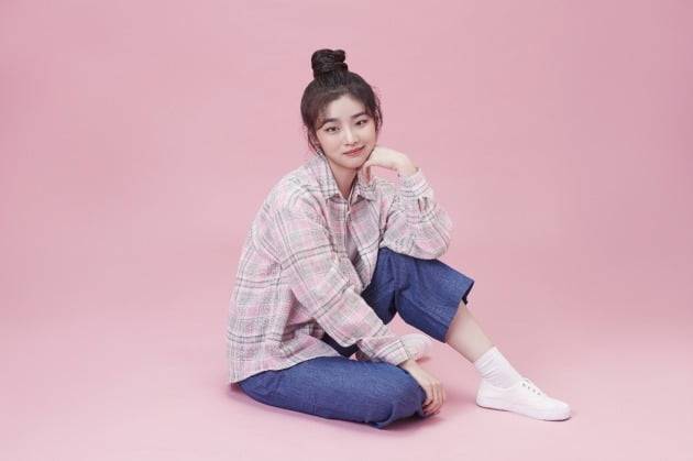 진한 눈썹이 인상적인 배우 이혜원, "매력이 많아요"/사진제공=골든스파이더