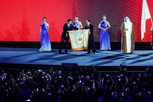 자카르타 아시안게임 폐막식에서 항저우가 깃발을 건네받으면서, 공식적으로 아시안게임의 '항저우 시간'이 시작됐다.