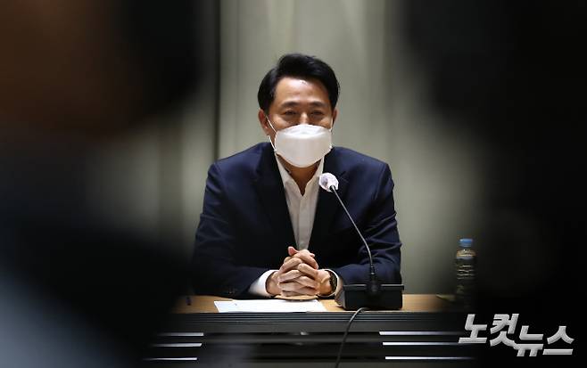 오세훈 서울시장이 기자간담회를 하고 있다. 이한형 기자