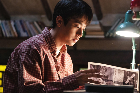 Actor Park Jeong-min portrays 17-year-old Joon-kyung who lives in a secluded village in Bonghwa County, North Gyeongsang in the film "Miracle: Letters to the President." [LOTTE ENTERTAINMENT]