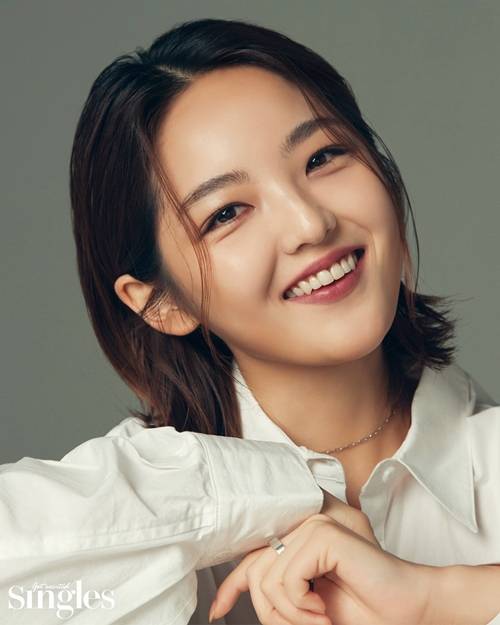 서신애가 성숙한 여인으로 변신했다. 사진=싱글즈