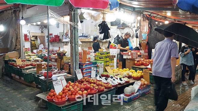 지난 7일 서울 성동구의 한 전통시장 모습(사진=김범준 기자)