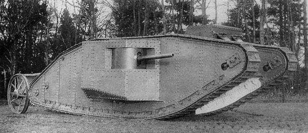 1916년 영국이 솜 전투에 투입한 최초의 전차 'Mark I'의 원형. 위키피디아