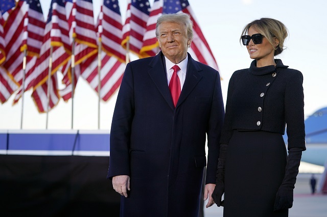 도널드 트럼프 전 미국 대통령과 부인 멜라니아 여사. AP뉴시스
