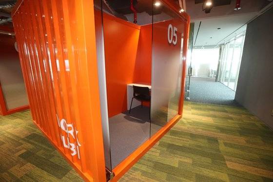 1인 공간인 워크 큐브. 송봉근 기자