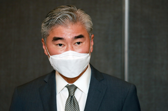 U.S. nuclear envoy Sung Kim speaks with the press during his visit to Seoul on Aug. 23. [YONHAP]