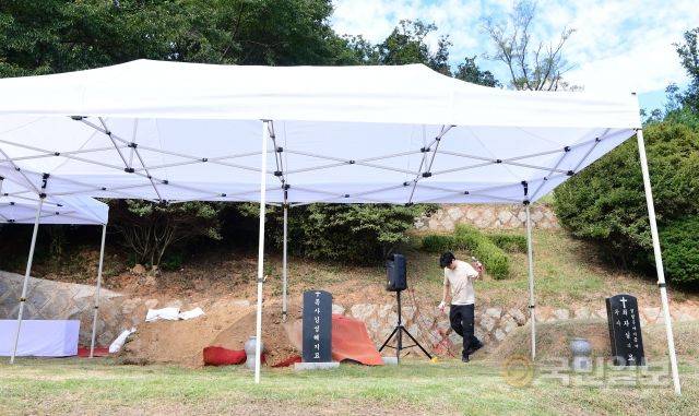 조 목사가 안치될 오산리최자실기념금식기도원 내 장지에 앞서 별세한 고 김성혜 사모의 묘(가운데)와 조 목사의 장모 고 최자실 목사의 묘(오른쪽)가 자리잡은 모습. 파주=권현구 기자