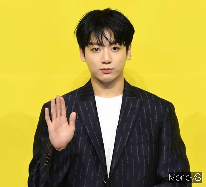 부동산업계에 따르면 그룹 방탄소년단(BTS) 멤버 정국이 친형에게 40억대 아파트를 증여했다. 사진은 지난 5월 서울 송파구 방이동 올림픽공원에서 열린 새 디지털 싱글 'Butter' 발매 기념 기자간담회에 참석한 정국 모습. /사진=장동규 기자