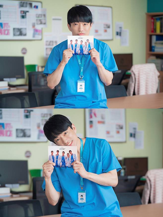 TVN Drama Sweet Doctor Season 2 Thoracic Surgery The Resident Theory of the Dojak, Actor Jung Moon-sung, reported the end testimony.Jung Moon-sung said through his agency Blossom Entertainment on September 17, Hello, Jung Moon-sung.I feel sorry for the fact that I live in a small time as a ceramics, and the end is a lot empty and sad.My doctors life is now like a friend to me, and I think it has become a family-like work.We received much more love from viewers than our love.I am sincerely grateful to all of you who have always supported and loved our Drama, all the actors in the work, the bishop, and the staff. Finally, he said, This beautiful Drama will be remembered for a long time in any form, so I do not think it is the last time.I will always pray for your health and happiness. Thank you.Jung Moon-sung was loved by viewers by playing a role in invigorating the decomposition drama with the late thoracic surgery The Resident Taoist.He also received the old-fashionedness and clearness of his major professor, Jung Kyung-ho (played by Kim Jun-wan), and he delightfully painted a tit-for-tat chemi with his side.Here, I listened to the patients words and thought, as well as seriousness as a doctor, as well as a calm and humane aspect.Jung Moon-sung will show a reverse charm 180 degrees different from his previous work as Jang Cheon-woo, a veiled figure, in MBC Drama Black Sun, which is scheduled to be broadcast for the first time on the 17th.