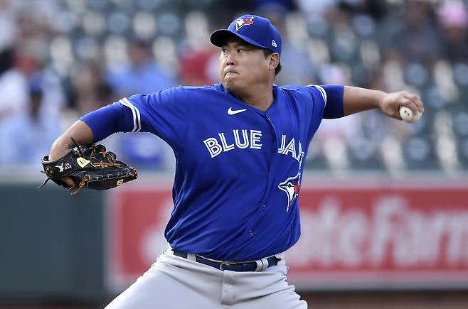 BALTIMORE, MARYLAND - SEPTEMBER 11: Hyun Jin Ryu #99 of the Toronto Blue Jays pitches in the first inning against the Baltimore Orioles during game one of a doubleheader at Oriole Park at Camden Yards on September 11, 2021 in Baltimore, Maryland.   Greg Fiume/Getty Images/AFP

== FOR NEWSPAPERS, INTERNET, TELCOS & TELEVISION USE ONLY ==





<저작권자(c) 연합뉴스, 무단 전재-재배포 금지>