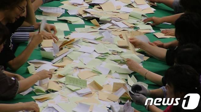 2018년 지방선거 개표 모습. © News1