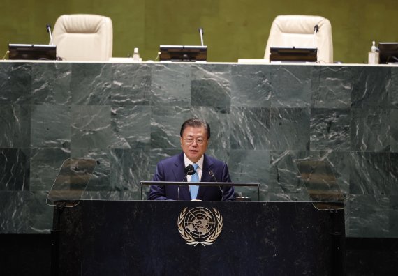 South Korean president Moon Jae-in speaks at the Sustainable Development Goals during the 76th session of the United Nations General Assembly, at the United Nations Headquarters on Monday, Sept. 20, 2021 in New York City. (John Angelillo/Pool via AP) /뉴시스/AP /사진=뉴시스 외신화상