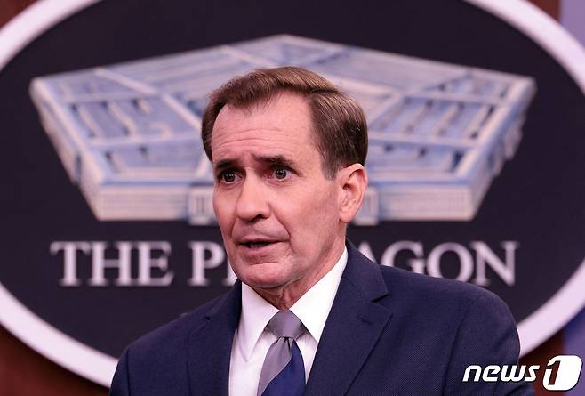 존 커비 미국 국방부 대변인이 정례 브리핑에서 취재진의 질문에 답변하고 있다. © AFP=뉴스1