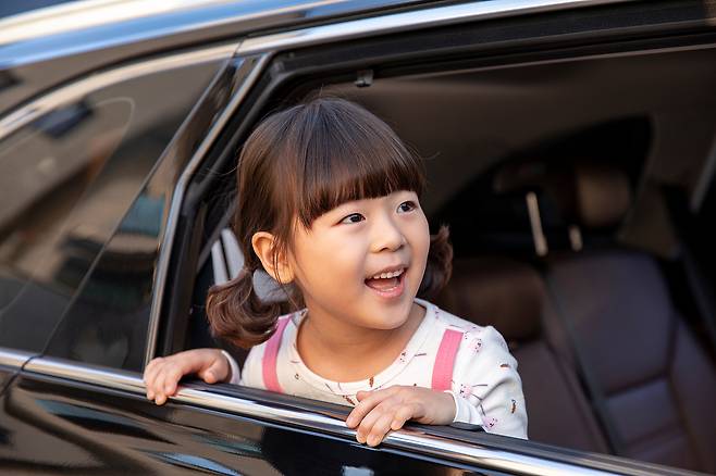 예전처럼 온 가족이 한자리에 모이기는 어렵지만 이럴 때일수록 나와 가족의 건강을 위해 긴장의 끈을 놓지 말고 방역의 기본을 더욱 철저히 지켜야 한다. 사진제공=이미지투데이