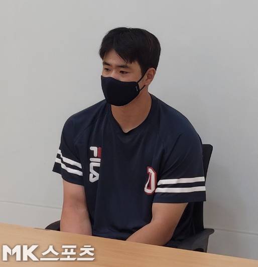 두산 베어스 김재환이 22일 잠실 NC다이노스전 승리 이후 인터뷰를 하고 있다. 사진(서울 잠실)=안준철 기자