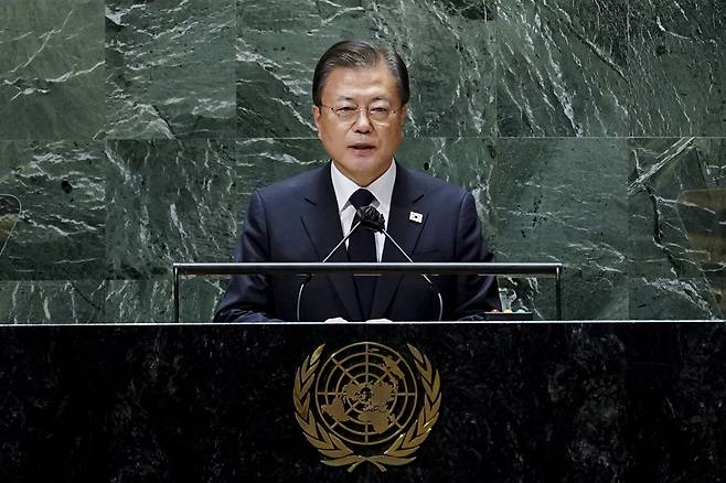 President Moon Jae-in delivers his speech at the UN General Assembly in New York on Tuesday. (Cheong Wa Dae)