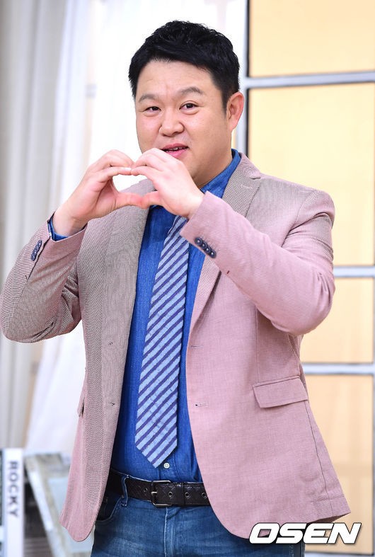 Kim Gu, 52, a comedian-turned-entertainment, saw her second child because her non-entertainment wife was pregnant.Kim Gus agency, Line Entertainment, said on the 23rd that Kim Gus wife was a Child Birth just before Chuseok holidays, he said.Kim Gu said earlier last year that she had a regular girlfriend (40), who was 12 years younger than her, and she was reluctant to be known outside and made a family with a marriage report without a separate ceremony.When my wife had a child, she was thoroughly secretive and informed after Child Birth.The agency said that Kim Gus child was hard to tell whether the child is a son or a daughter.Kim Gu is raising a son MC Gree, born with his ex-wife; this year, MC Gree, 24, earned his younger brother by 23 years.However, there is no mention of his brother who was born through his SNS.In the meantime, Kim Gu, an entertainment leaders love, revealed his current wifes tendency: I have not lived marriage twice.(Ex-wife) Dong-hyuns mother was mainly out.Im independent, so I was free to take care of it in the past, he said.Kim Gu had been informed of unstable family history on the air before he remarried.I was interested in the mental suffering caused by my ex-wifes debt guarantee in various entertainment programs.He said he had sincerely paid his ex-wifes debt because of his responsibility as a head, but he could not afford it and said he had a duty.Kim Gu, who has a new family, seems to have regained stability with his new wife, son MC Gree, in a happy daily life.DB, MC Gree SNS