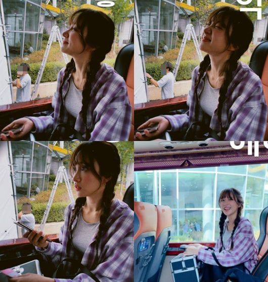 Hani (real name Ahn Hee-yeon), who is also a girl group EXID and actress, has revealed the recent situation of making a playful Smile with her head on her head.On the 23rd, Hani posted several photos through his Instagram story.In the public photos, Hani is sitting with a playful look in a bus.Hanis sunny Smile is making the viewer automatically build Mom Smile.EXID Hani, who debuted in 2012, appeared in entertainment shows I will go to school, Crime Scene 2, My Little TV, Jungles Law and Owned Hanis Beauty View, and started acting in earnest through last years drama XX and SF8-White Crow.hani Instagram