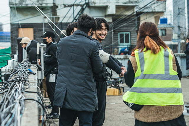 배우 변요한은 자신이 주연을 맡은 영화 '보이스'의 '100만 공약'으로 '스우파' 댄스를 예고한 바 있다. /CJ ENM 제공