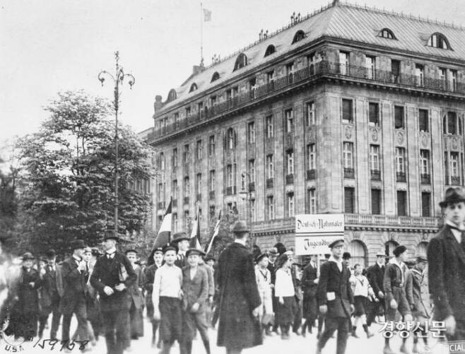 독일 관광을 간 유명인들이 묵던 베를린의 아들론 호텔. 페이퍼로드 제공