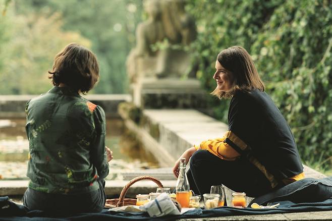 빈터투어에서 피크닉을 즐기는 현지인들