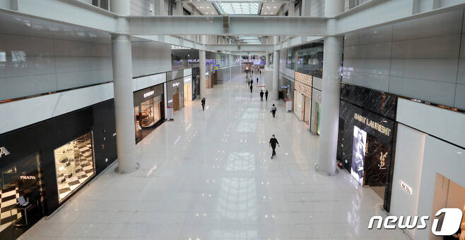지난 3월 4일 오전 텅빈 인천국제공항 제1터미널 면세점.