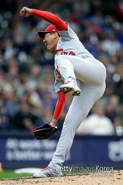 김광현(세인트루이스)이 24일(한국시간) 밀워키전에서 투구하고 있다. 사진=게티이미지코리아