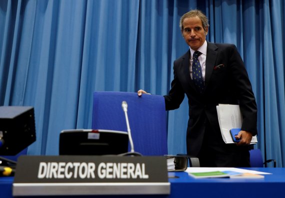 라파엘 그로시 국제원자력기구(IAEA) 사무총장이 지난 13일 오스트리아 비엔나에서 IAEA 이사회를 시작하기 위해 착석하고 있다./REUTERS/뉴스1 /사진=뉴스1 외신화상