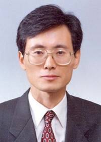 이용기 영남대 명예교수