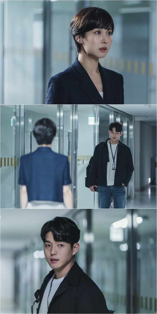High-class Cho Yeo-jeong was seen showing a cold eye toward Ha Joon.TVNs Drama High Class (directed by Choi Byung-gil/playplayplay story holic/production H. World Pictures) released the Steel Series of Song I (Cho Yeo-jeong) and Dannii Minogue Oh (Ha Joon) on September 27, ahead of the 7th episode.In the last broadcast, Dannii Minogue was shocked by the identity of O.It was a hungsinso Oh Soon-sang, where the international school Teacher Dannii Minogue O, who had been comforting by the side of Song I, was commissioned by Director Do Jin-seol (Woo Hyun-joo) to enter the international school after receiving Song I surveillance.However, Song I is still not aware of the identity of Dannii Minogue, so I am curious about the future development.Among them, Song I in SteelSeries is looking at Dannii Minogue O who is walking with a cold eye, raising interest.Dannii Minogue, who can not even look up at the vigilant eyes of Song I. The cold stillness between the two creates tension.Especially, the complicated subtle expression of Dannii Minogue O, which seems to be coming and going with various emotions, keeps the eye off.I wonder if Song I has noticed the identity of Dannii Minogue.Today (27th) we will have a shocking incident that will confuse everyone at the international school, the crew said, and then the secret under-the-water walk of Song I Watcher Dannii Minogue O, who thought Song I was a friendly, will continue and make the heart more chewy.I would like to ask for your interest in the dynamically sweeping High Class, he said.