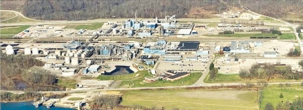 DL케미칼은 28일 미국 석유화학기업 크레이튼을 2조원에 인수한다고 발표했다. 미국 오하이오주에 있는 크레이튼 공장. /DL그룹 제공