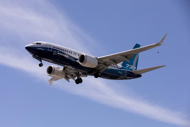 미국 항공기 제조사 보잉의 보잉737맥스 여객기가 미국 상공을 비행하고 있다. 로이터 연합뉴스