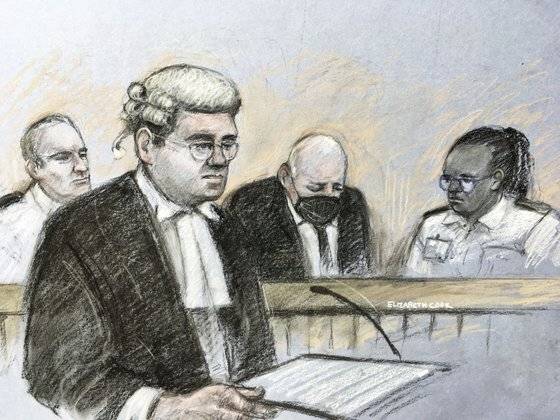 29일 런던 법원에서 쿠전스가 재판을 받는 모습을 묘사한 그림. AP=연합뉴스