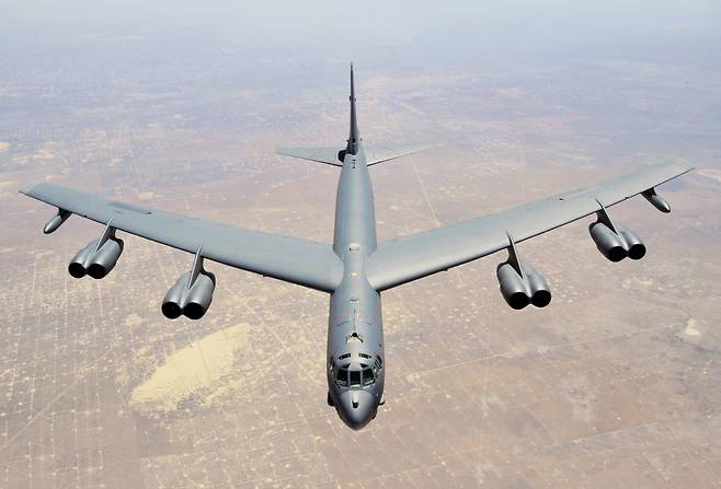 미국을 대표하는 전략폭격기 B-52가 새 엔진을 달고 2040년 이후까지 임무를 계속할 예정이다. 사진=미 공군