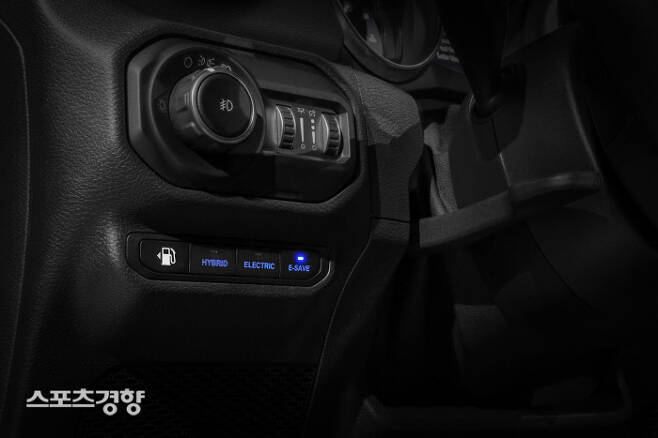 2021 Jeep Wrangler 4xe eMode switch E-save