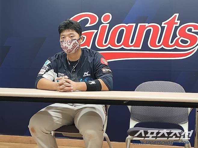 히어로 인터뷰에 임한 한동희. 김영록 기자