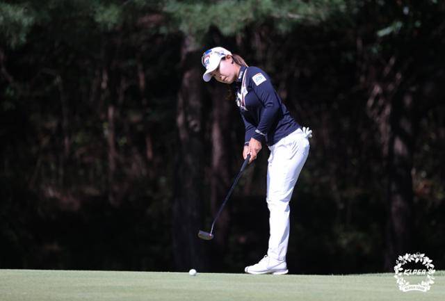 퍼팅하고 있는 이소미. KLPGA 제공