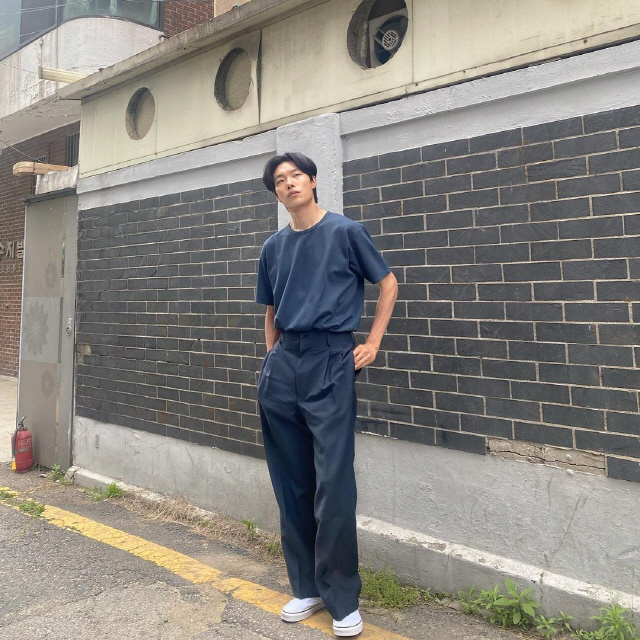 Actor Ryu Jun-yeol presented his warm-hearted boyfriend look.Ryu Jun-yeol posted a picture on his 7th day of his instagram saying Good morning.Inside the picture is a relaxed routine of Ryu Jun-yeol: Ryu Jun-yeol, who poses naturally for the camera, turning the street into a runway.She finished her boyfriend look with a neat style that matches slacks and sneakers on a T-shirt.In particular, Ryu Jun-yeol attracted attention because it boasts intense charisma and a warm visual and a large-sized superior ratio.Meanwhile, Ryu Jun-yeol is currently appearing on JTBC No Longer Human.